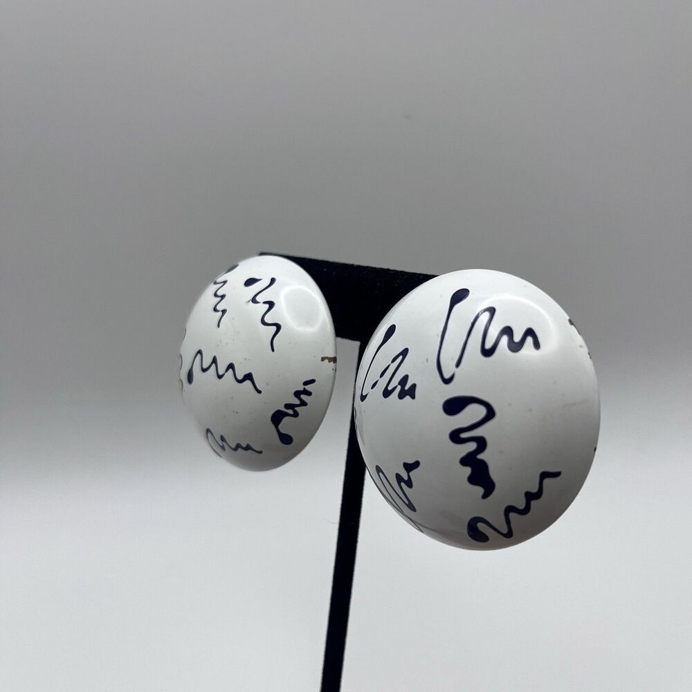 Vintage 1980s Pierced Earrings White Black Enamel over Metal Dome Retro VTG